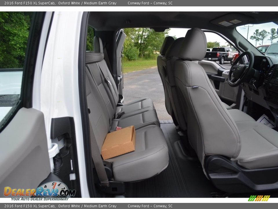 2016 Ford F150 XL SuperCab Oxford White / Medium Earth Gray Photo #21