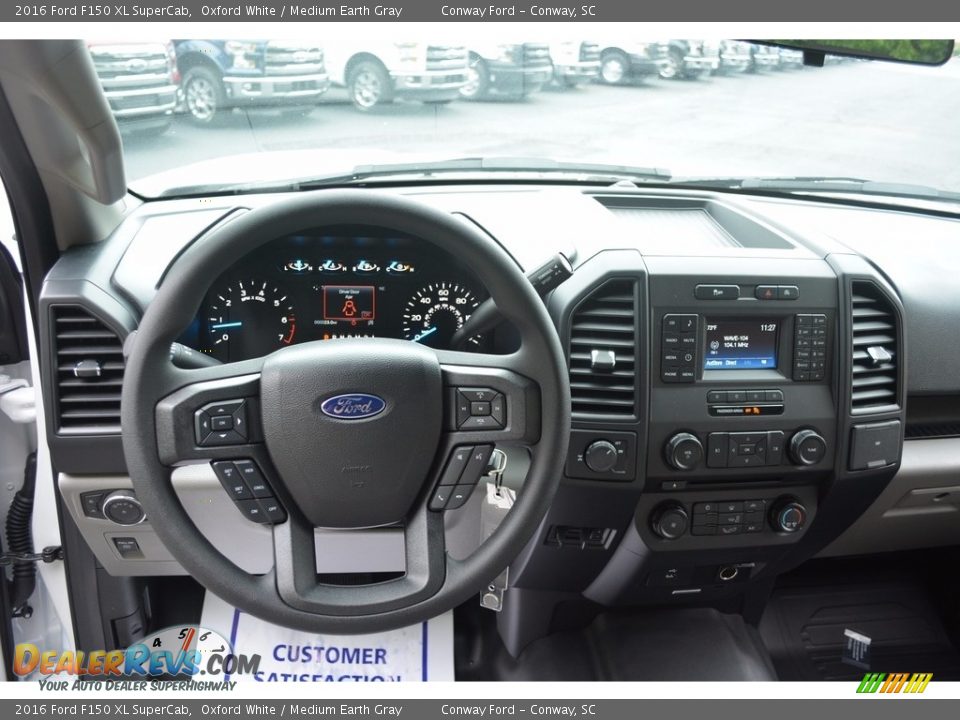 2016 Ford F150 XL SuperCab Oxford White / Medium Earth Gray Photo #26