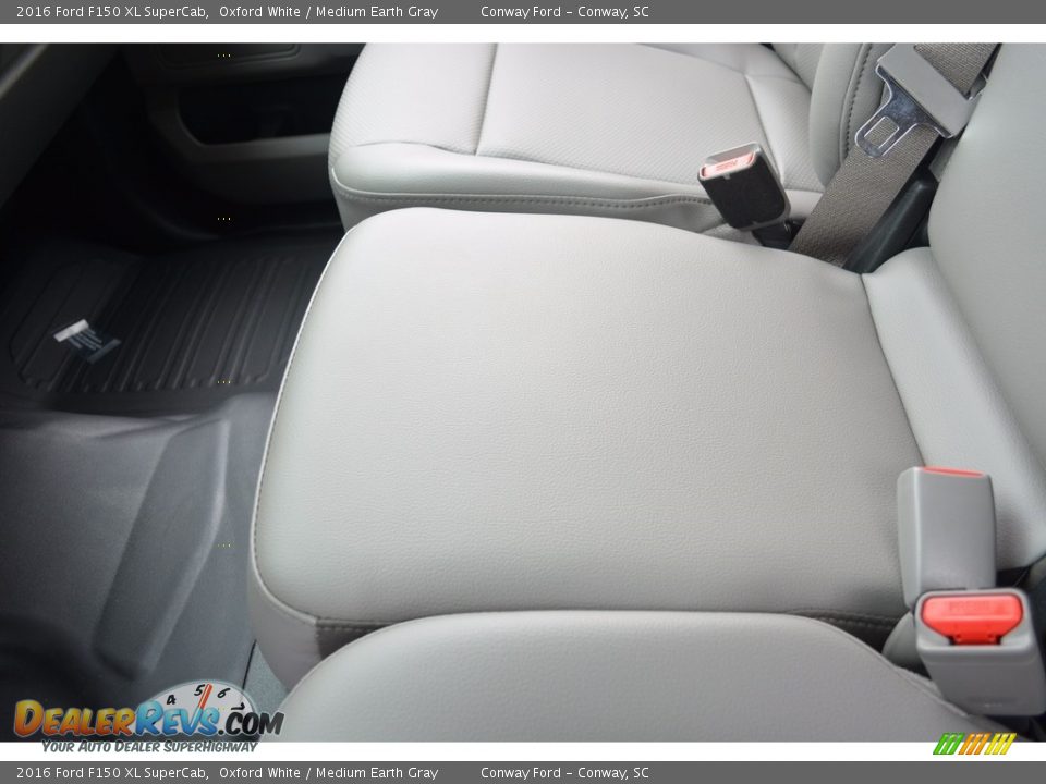 2016 Ford F150 XL SuperCab Oxford White / Medium Earth Gray Photo #27