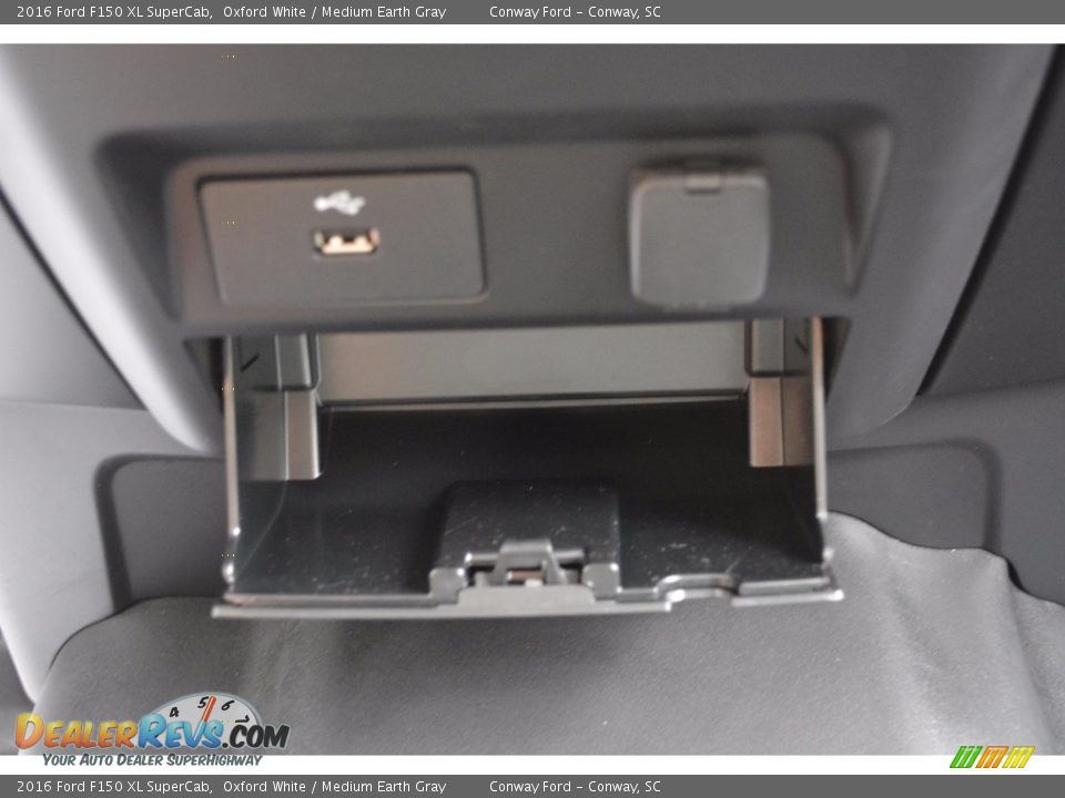 2016 Ford F150 XL SuperCab Oxford White / Medium Earth Gray Photo #31