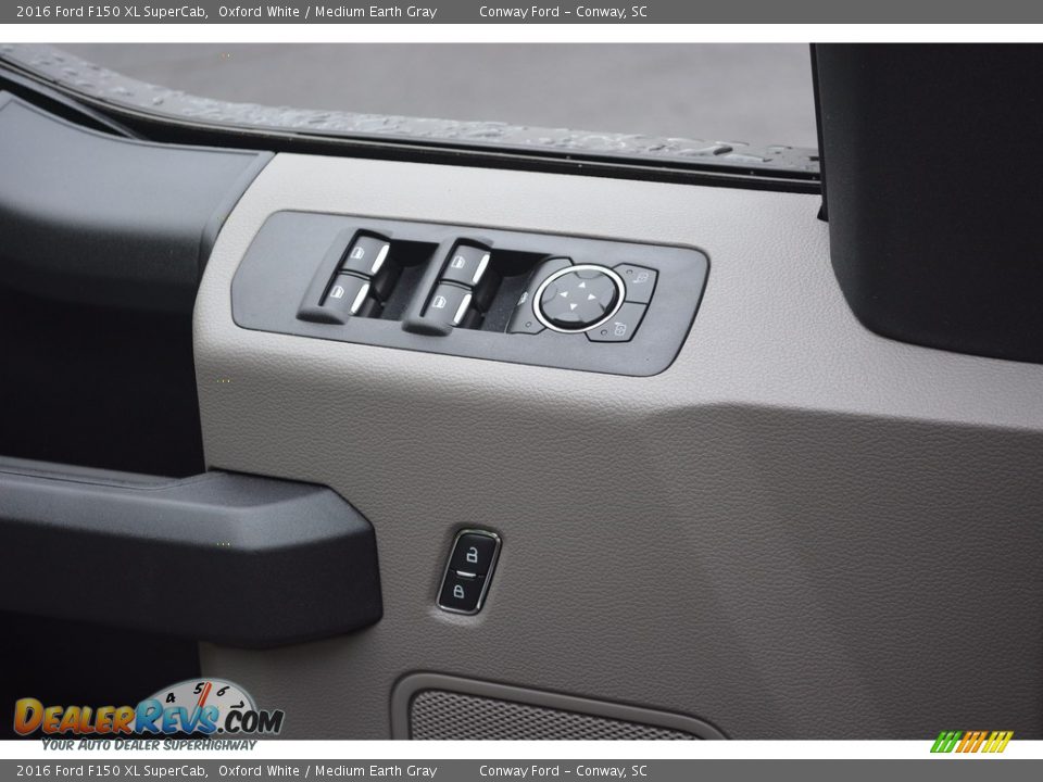 2016 Ford F150 XL SuperCab Oxford White / Medium Earth Gray Photo #36