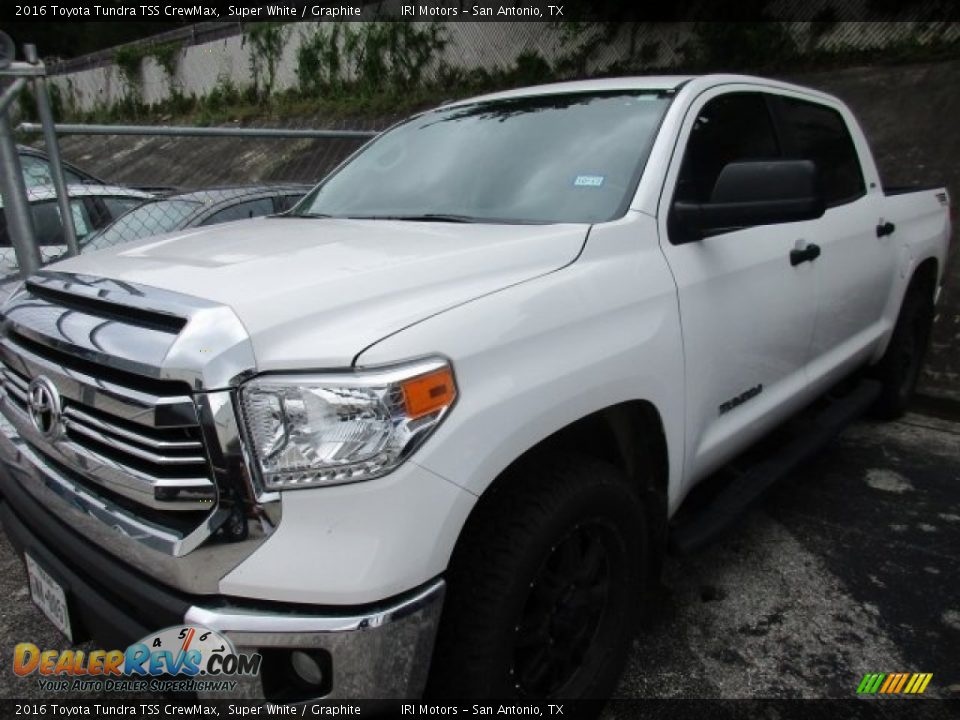 2016 Toyota Tundra TSS CrewMax Super White / Graphite Photo #2