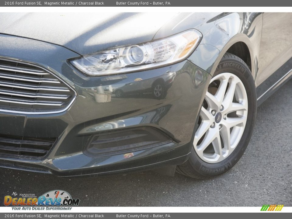 2016 Ford Fusion SE Magnetic Metallic / Charcoal Black Photo #2