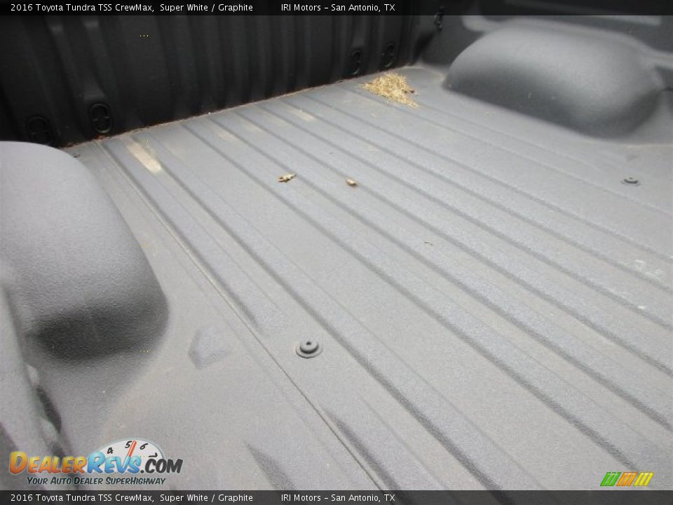 2016 Toyota Tundra TSS CrewMax Super White / Graphite Photo #6