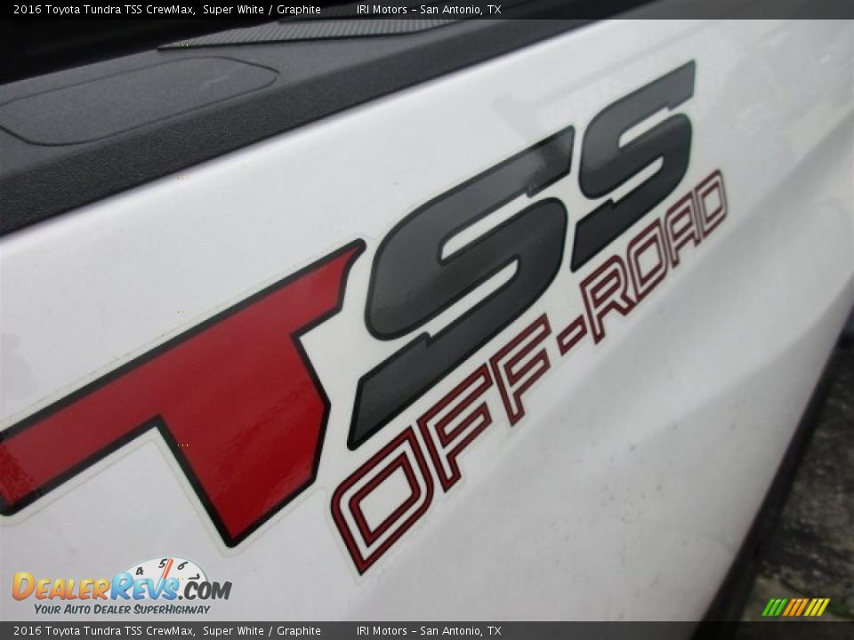 2016 Toyota Tundra TSS CrewMax Super White / Graphite Photo #7