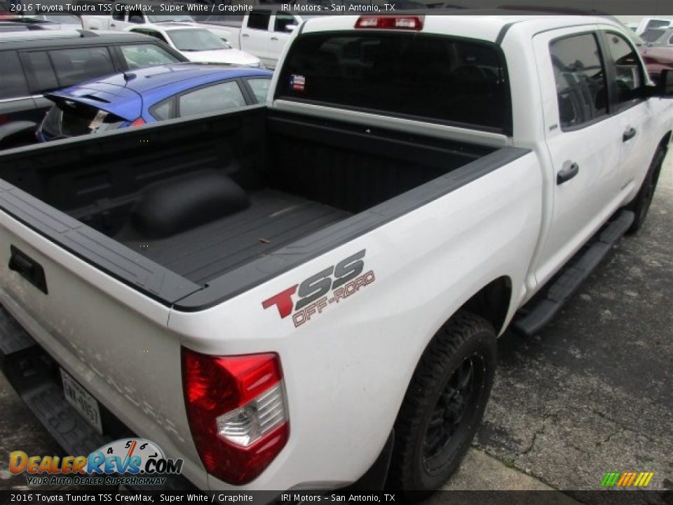 2016 Toyota Tundra TSS CrewMax Super White / Graphite Photo #8