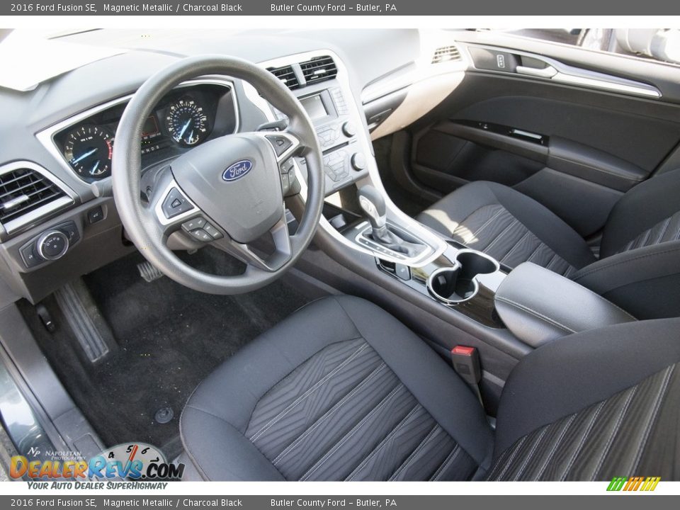 2016 Ford Fusion SE Magnetic Metallic / Charcoal Black Photo #4