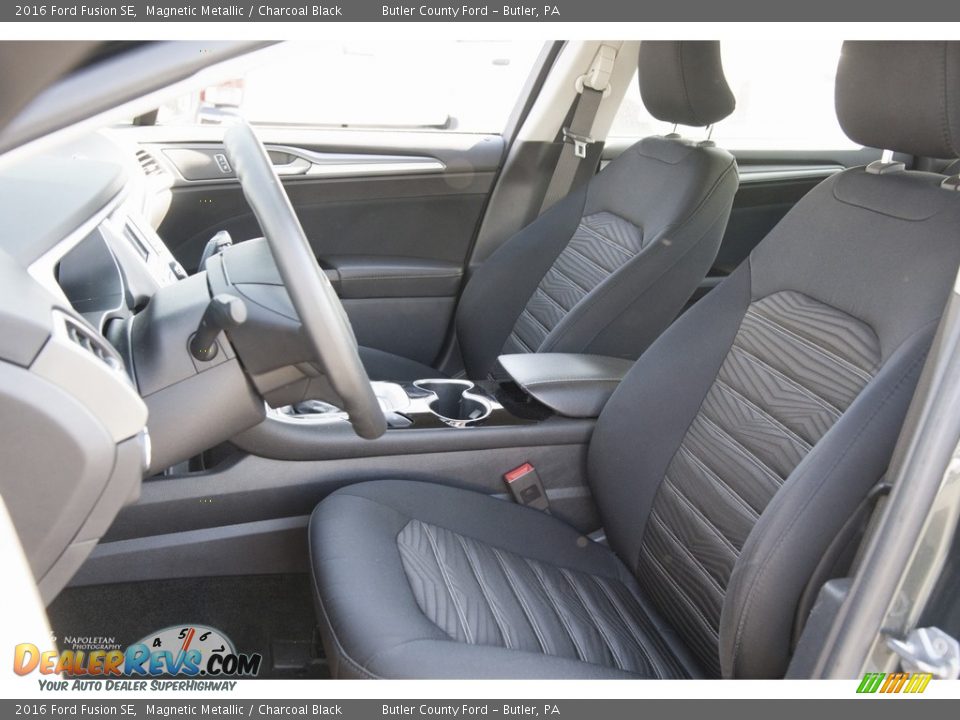 2016 Ford Fusion SE Magnetic Metallic / Charcoal Black Photo #5