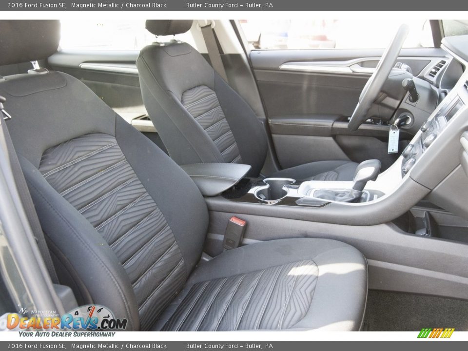 2016 Ford Fusion SE Magnetic Metallic / Charcoal Black Photo #6
