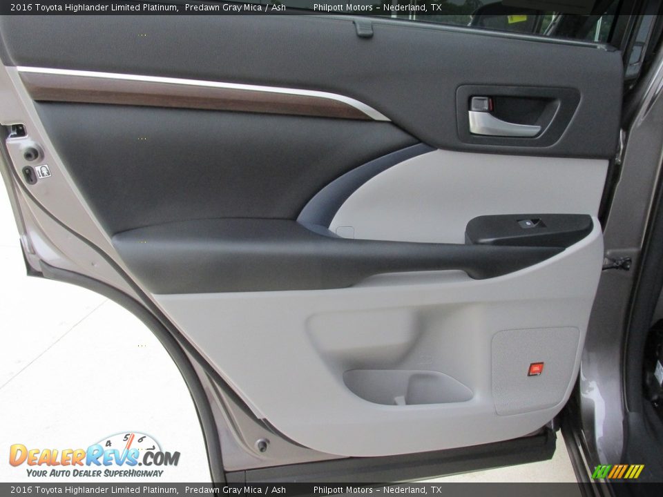 2016 Toyota Highlander Limited Platinum Predawn Gray Mica / Ash Photo #19