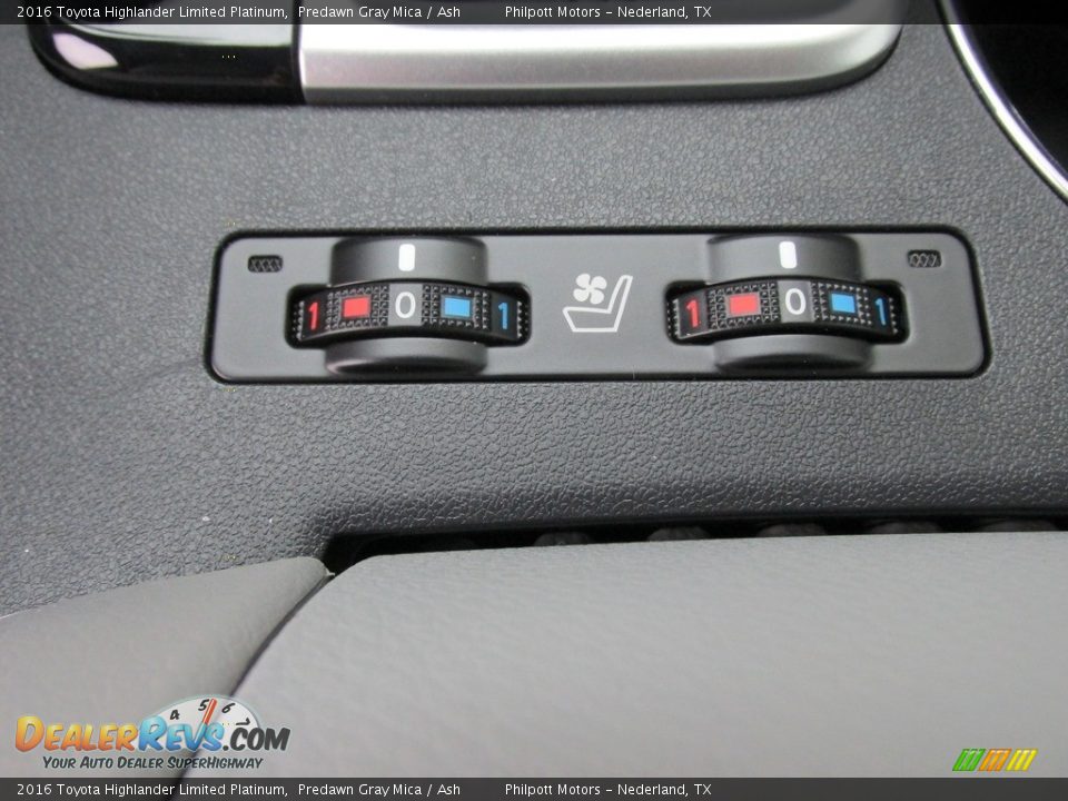 2016 Toyota Highlander Limited Platinum Predawn Gray Mica / Ash Photo #30