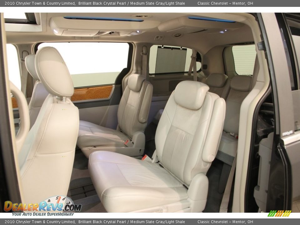 2010 Chrysler Town & Country Limited Brilliant Black Crystal Pearl / Medium Slate Gray/Light Shale Photo #25