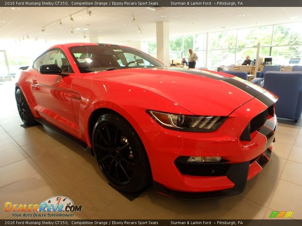 Front 3/4 View of 2016 Ford Mustang Shelby GT350 Photo #1