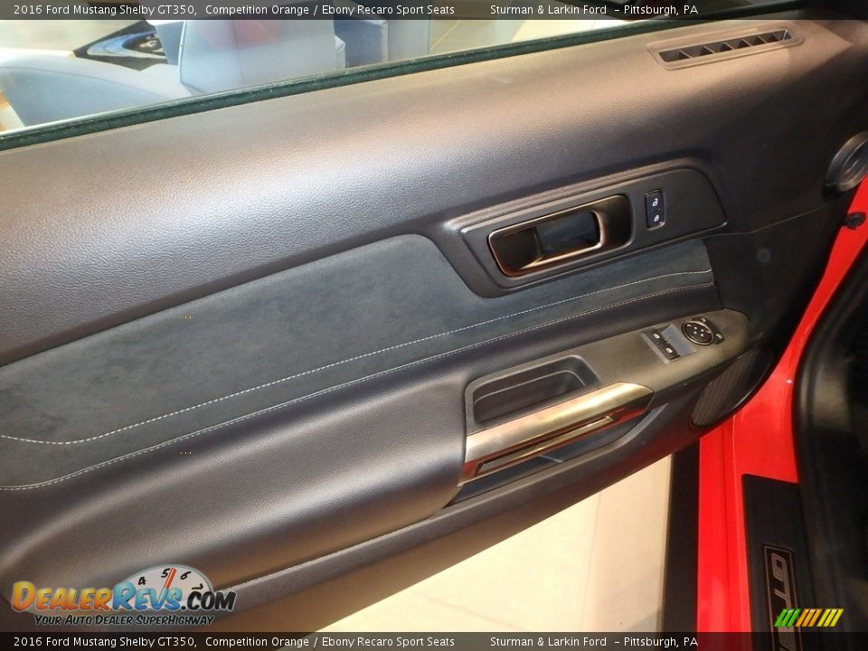 Door Panel of 2016 Ford Mustang Shelby GT350 Photo #16