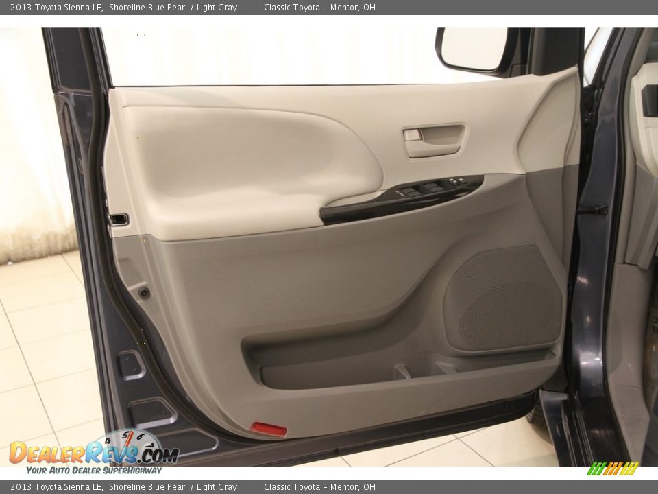 2013 Toyota Sienna LE Shoreline Blue Pearl / Light Gray Photo #4