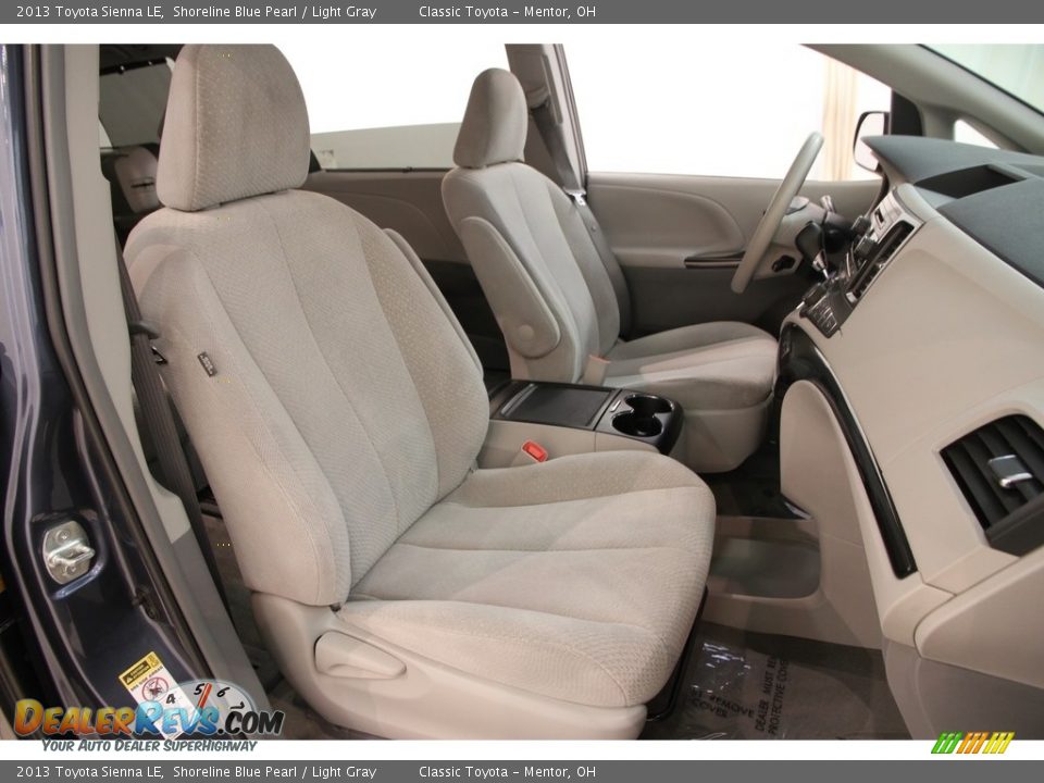 2013 Toyota Sienna LE Shoreline Blue Pearl / Light Gray Photo #11