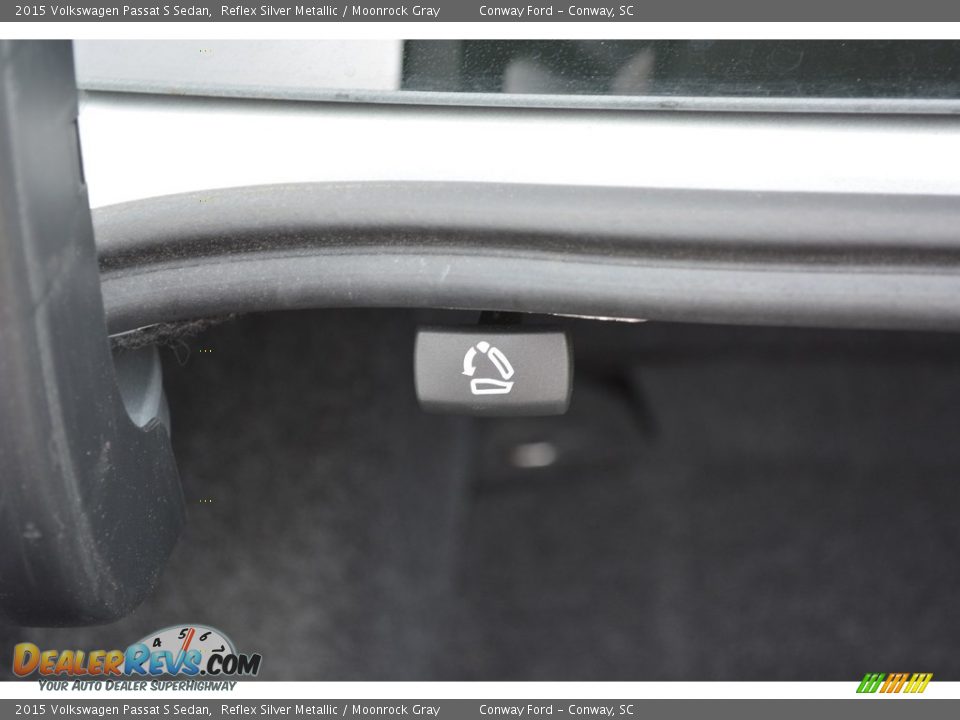 2015 Volkswagen Passat S Sedan Reflex Silver Metallic / Moonrock Gray Photo #16