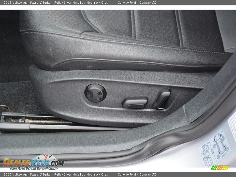 2015 Volkswagen Passat S Sedan Reflex Silver Metallic / Moonrock Gray Photo #22