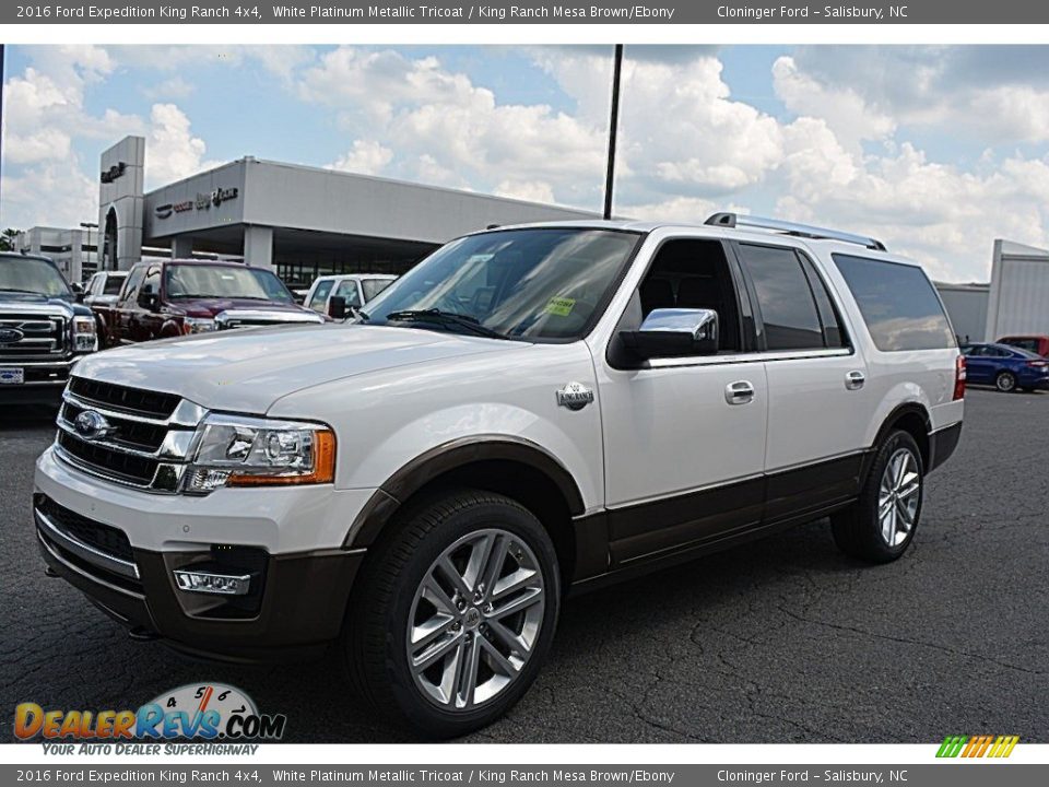Front 3/4 View of 2016 Ford Expedition King Ranch 4x4 Photo #3