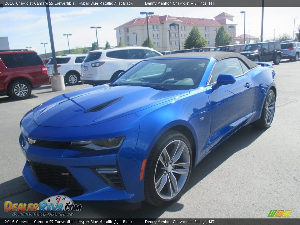 Front 3/4 View of 2016 Chevrolet Camaro SS Convertible Photo #2