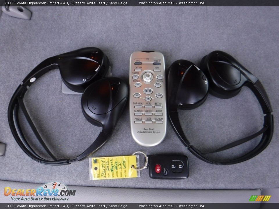 2013 Toyota Highlander Limited 4WD Blizzard White Pearl / Sand Beige Photo #12