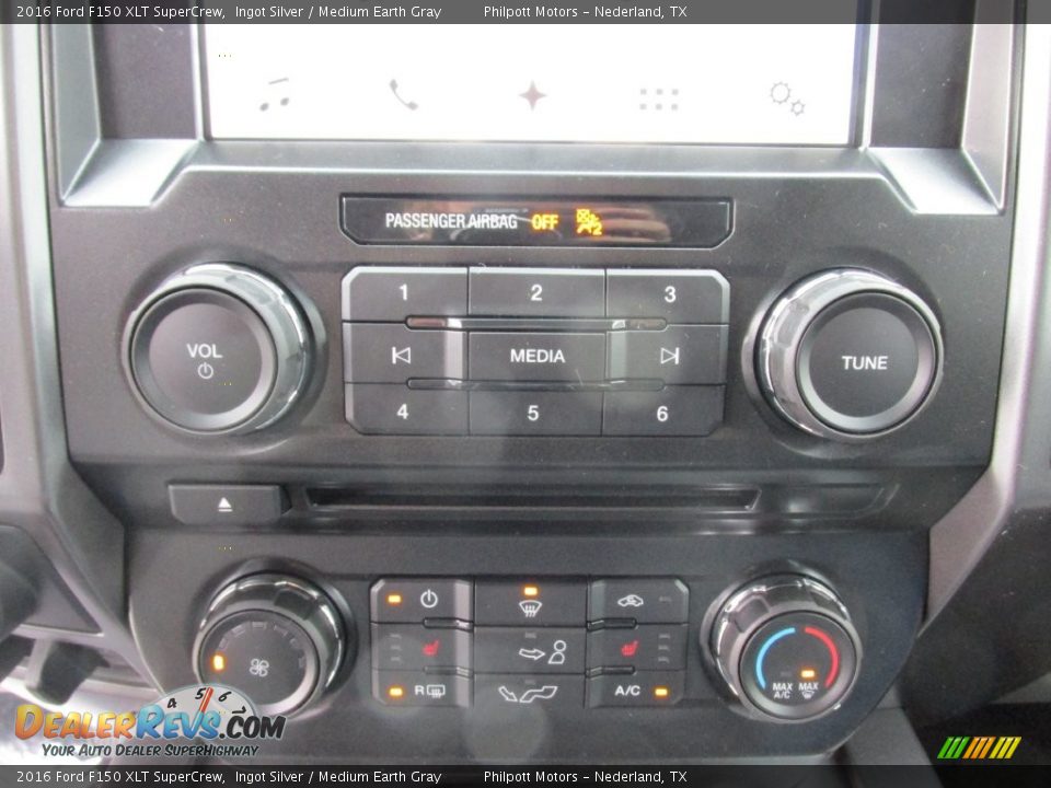 2016 Ford F150 XLT SuperCrew Ingot Silver / Medium Earth Gray Photo #27