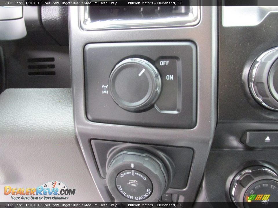 2016 Ford F150 XLT SuperCrew Ingot Silver / Medium Earth Gray Photo #29
