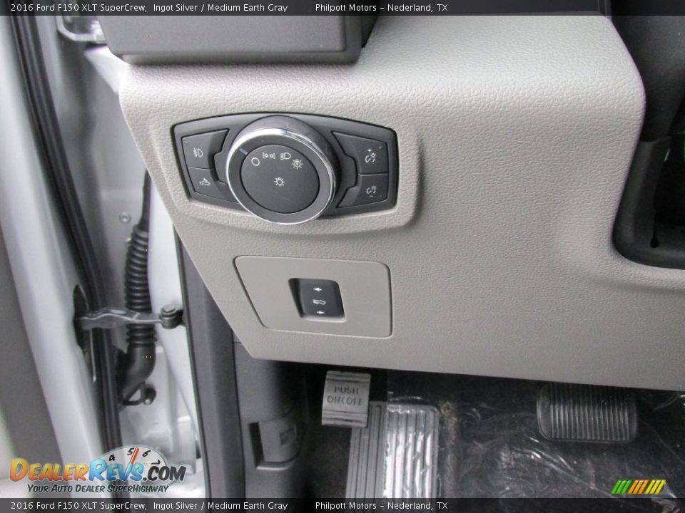 2016 Ford F150 XLT SuperCrew Ingot Silver / Medium Earth Gray Photo #33