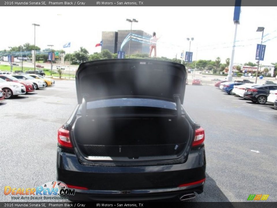 2016 Hyundai Sonata SE Phantom Black / Gray Photo #9