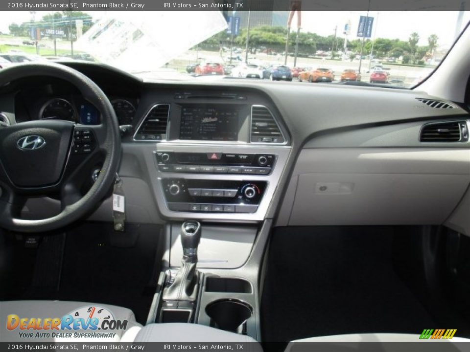 2016 Hyundai Sonata SE Phantom Black / Gray Photo #15