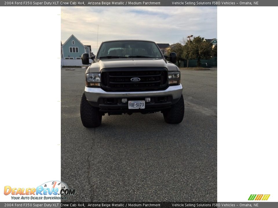 2004 Ford F350 Super Duty XLT Crew Cab 4x4 Arizona Beige Metallic / Medium Parchment Photo #4