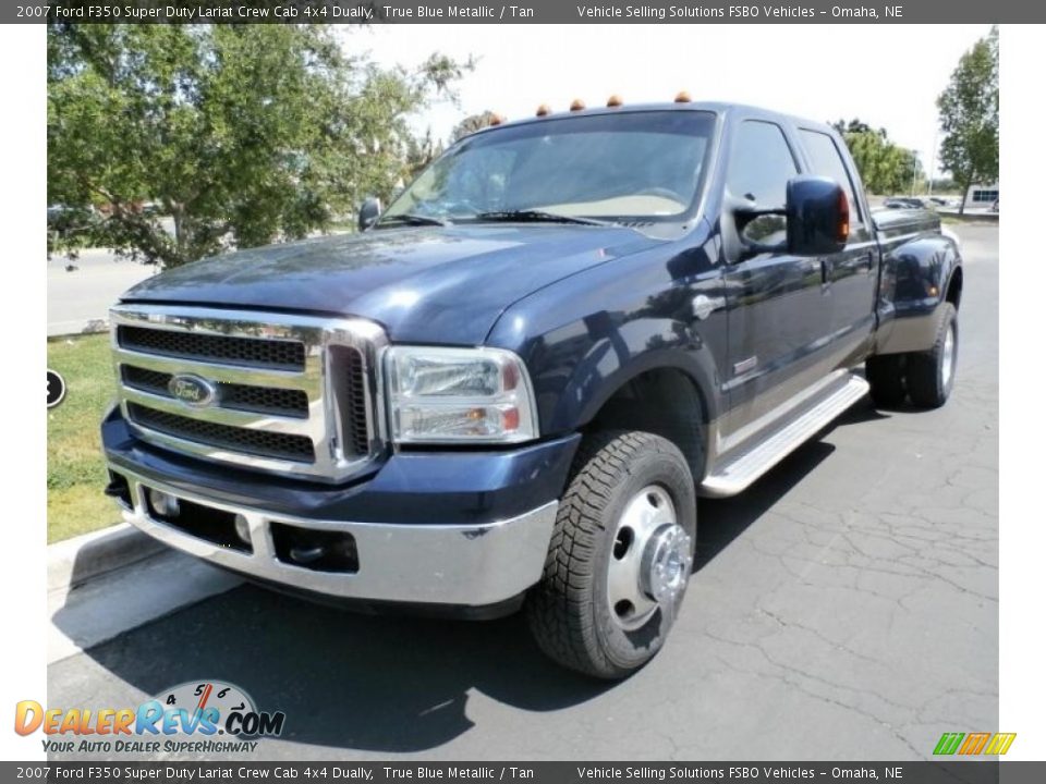 Front 3/4 View of 2007 Ford F350 Super Duty Lariat Crew Cab 4x4 Dually Photo #1