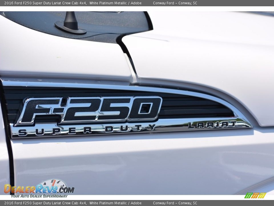2016 Ford F250 Super Duty Lariat Crew Cab 4x4 White Platinum Metallic / Adobe Photo #8