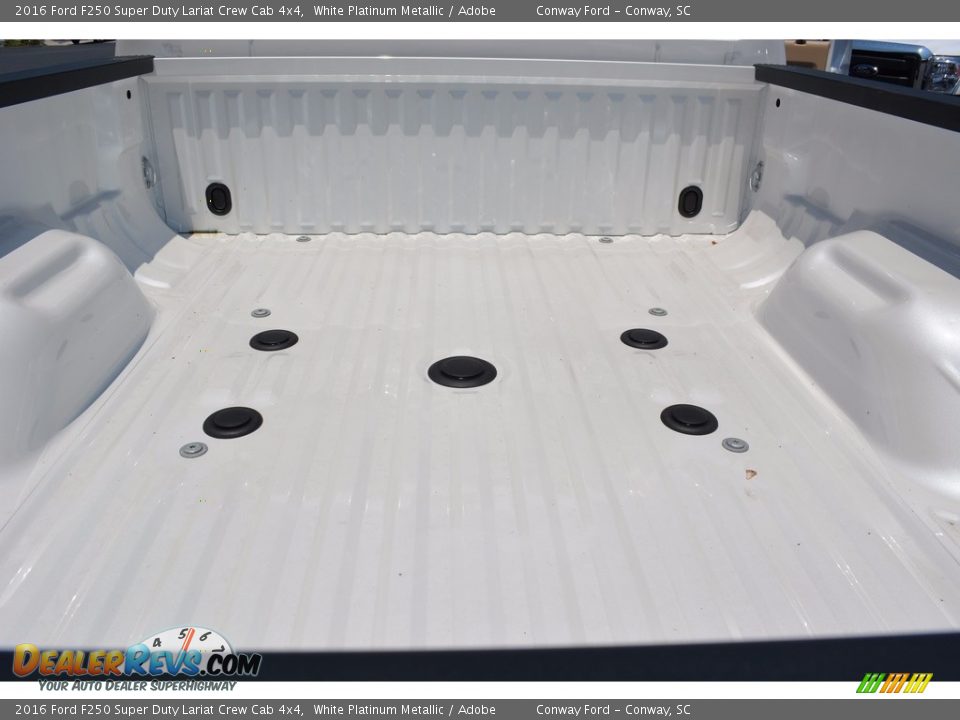 2016 Ford F250 Super Duty Lariat Crew Cab 4x4 White Platinum Metallic / Adobe Photo #11