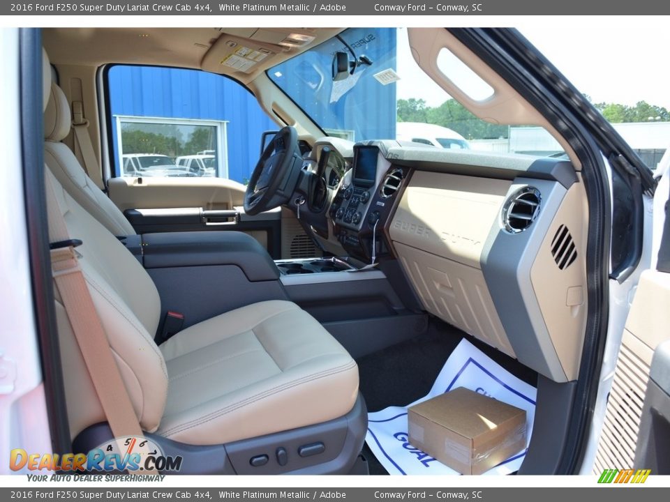 2016 Ford F250 Super Duty Lariat Crew Cab 4x4 White Platinum Metallic / Adobe Photo #12