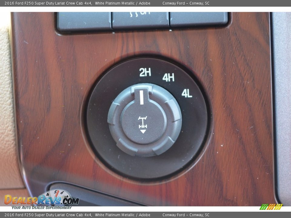 2016 Ford F250 Super Duty Lariat Crew Cab 4x4 White Platinum Metallic / Adobe Photo #20