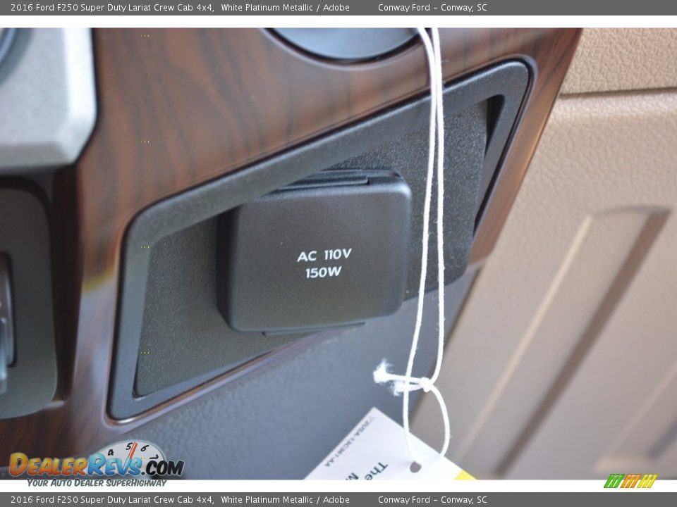 2016 Ford F250 Super Duty Lariat Crew Cab 4x4 White Platinum Metallic / Adobe Photo #24