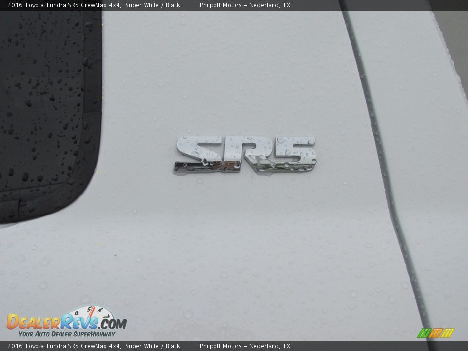 2016 Toyota Tundra SR5 CrewMax 4x4 Super White / Black Photo #16