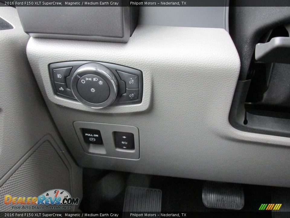 2016 Ford F150 XLT SuperCrew Magnetic / Medium Earth Gray Photo #31