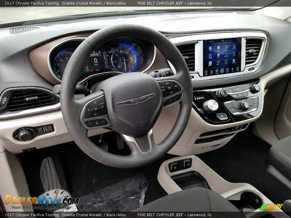 2017 Chrysler Pacifica Touring Granite Crystal Metallic / Black/Alloy Photo #8