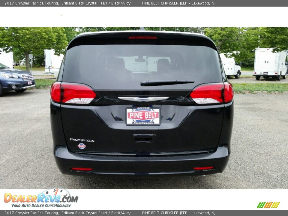 2017 Chrysler Pacifica Touring Brilliant Black Crystal Pearl / Black/Alloy Photo #5