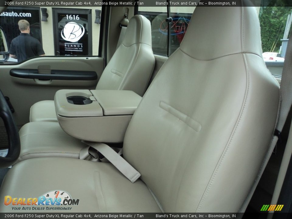 2006 Ford F250 Super Duty XL Regular Cab 4x4 Arizona Beige Metallic / Tan Photo #7