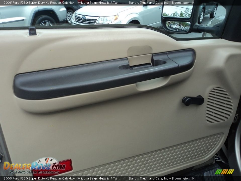 2006 Ford F250 Super Duty XL Regular Cab 4x4 Arizona Beige Metallic / Tan Photo #8
