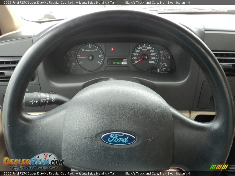 2006 Ford F250 Super Duty XL Regular Cab 4x4 Arizona Beige Metallic / Tan Photo #9