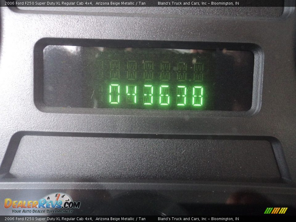 2006 Ford F250 Super Duty XL Regular Cab 4x4 Arizona Beige Metallic / Tan Photo #11