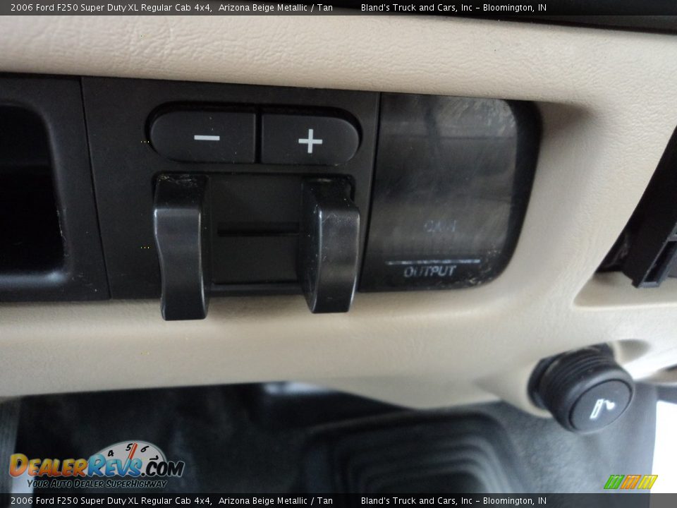 2006 Ford F250 Super Duty XL Regular Cab 4x4 Arizona Beige Metallic / Tan Photo #15