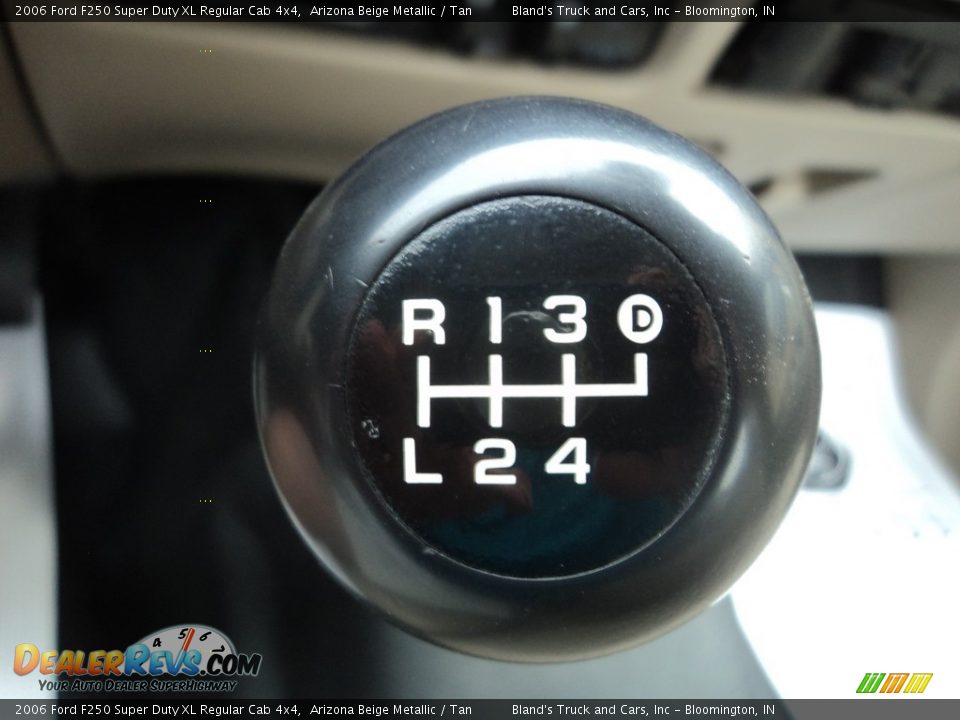 2006 Ford F250 Super Duty XL Regular Cab 4x4 Arizona Beige Metallic / Tan Photo #16