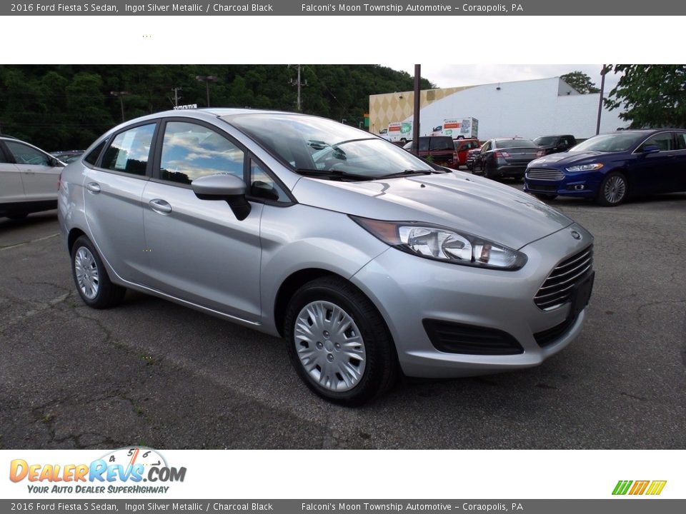 2016 Ford Fiesta S Sedan Ingot Silver Metallic / Charcoal Black Photo #3