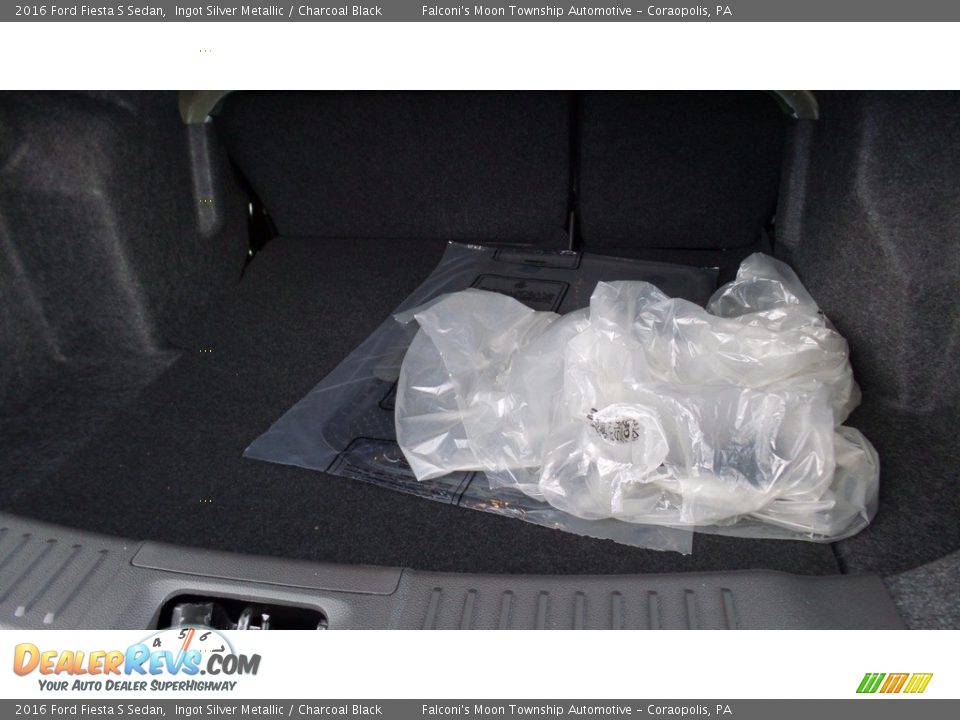 2016 Ford Fiesta S Sedan Ingot Silver Metallic / Charcoal Black Photo #5