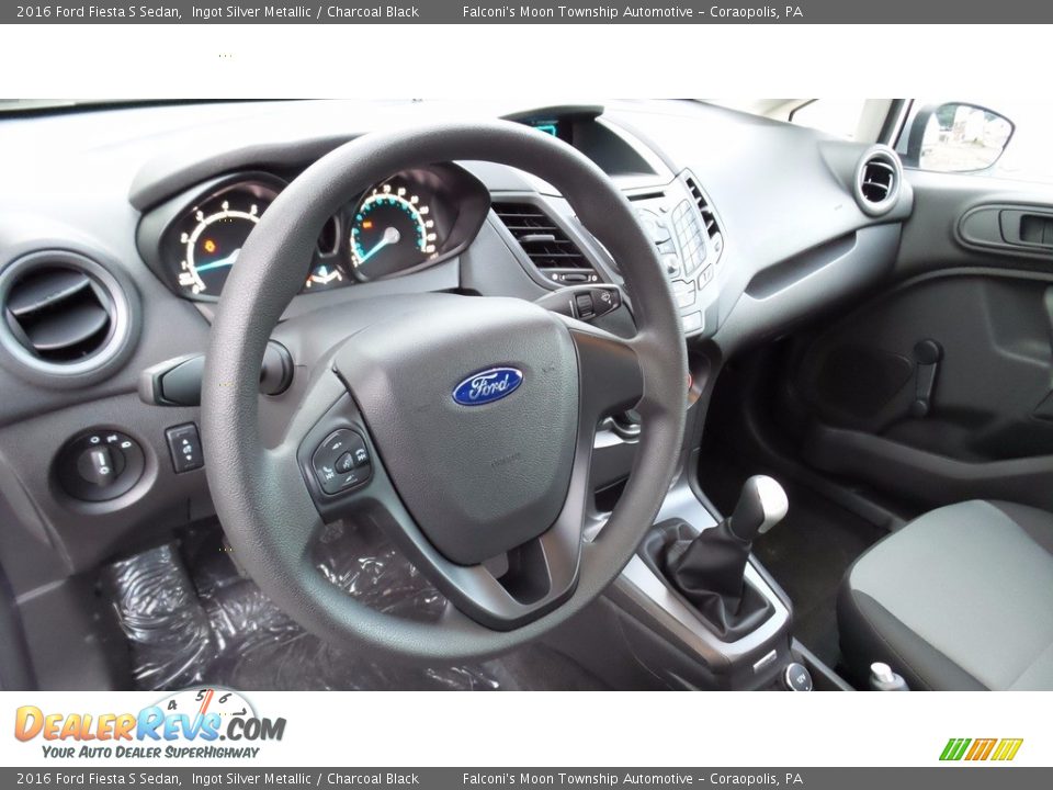 2016 Ford Fiesta S Sedan Ingot Silver Metallic / Charcoal Black Photo #9